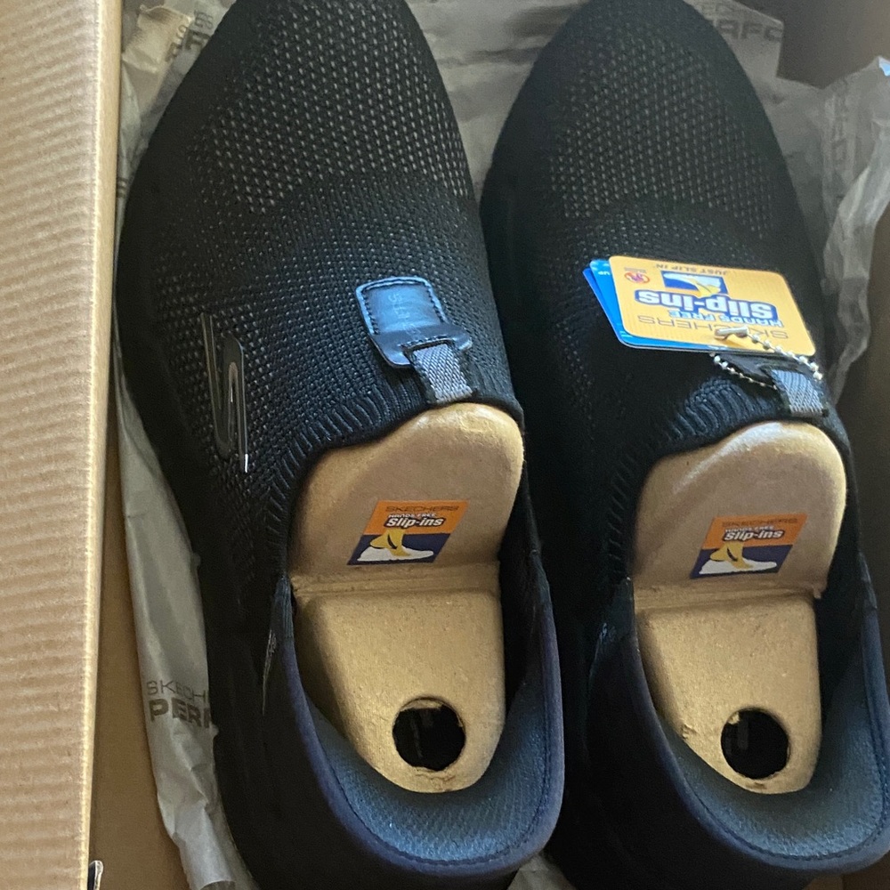 Skechers Men's Black Slip-On Sneakers